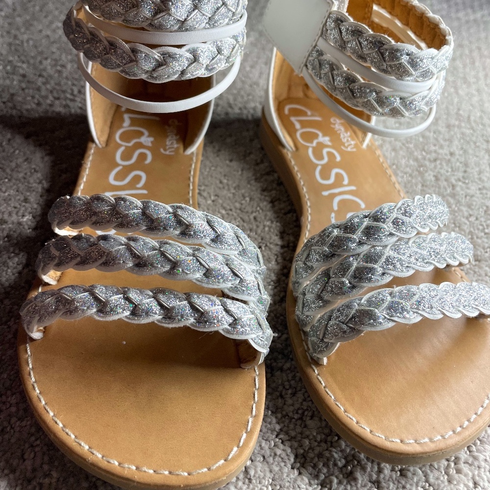DYNASTY classics girls size 1 BRAIDED Sandals Zipper back SILVER & WHITE